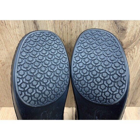 Yuu Bathanee Clog Shoes Women's Size 8.5 M Black Embossed Flower Slip On Nurse - Picture 13 of 16